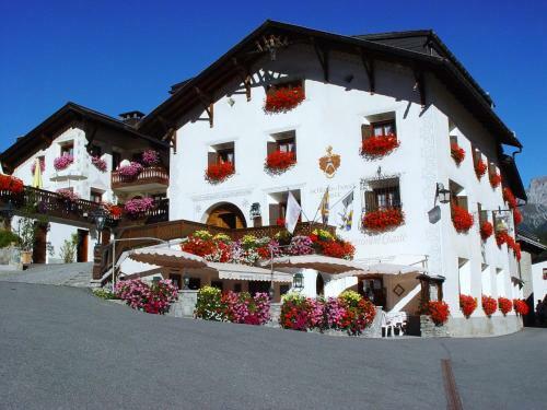 Schlosshotel Chast�