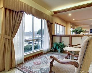 Hotel Comfort Suites