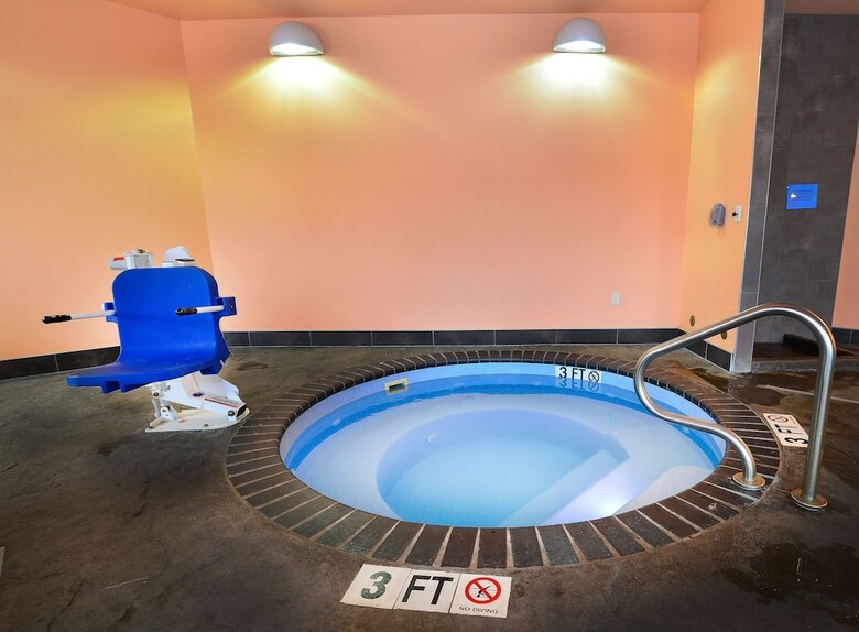 Hotel Baymont By Wyndham Grand Forks