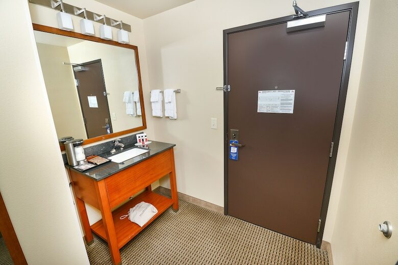 Hotel Baymont By Wyndham Grand Forks