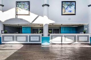 Clarion Hotel Orlando Airport