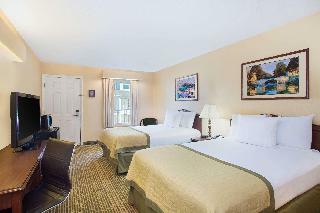 Hotel Baymont By Wyndham Forest City