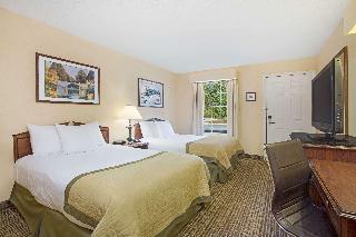 Hotel Baymont By Wyndham Forest City