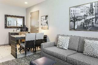 Hotel Embassy Suites By Hilton Syracuse - Destiny Usa, N