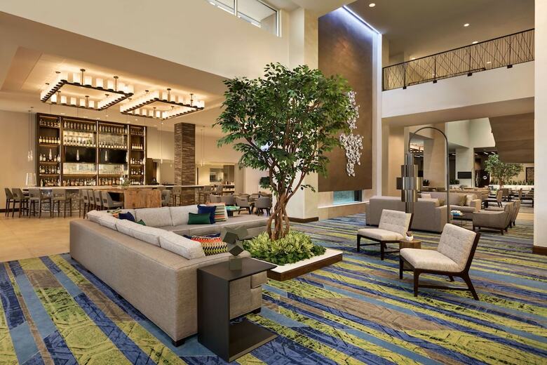 Hotel Embassy Suites By Hilton Denton Convention Center