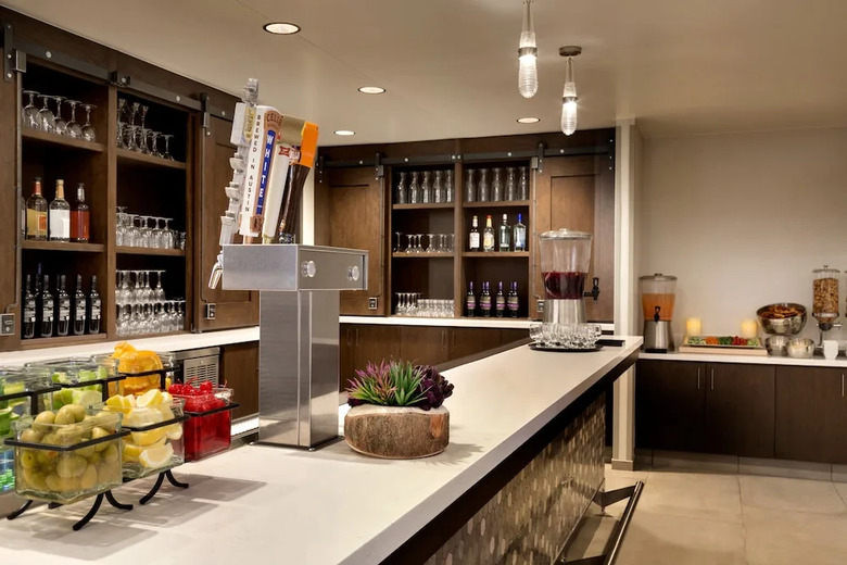 Hotel Embassy Suites By Hilton Denton Convention Center