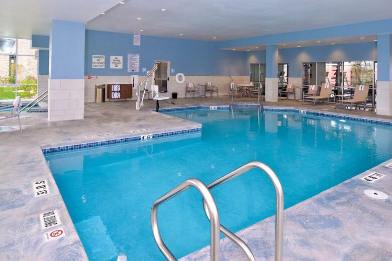 Hotel Holiday Inn Express And Suites Madison