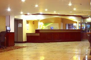 Garden Plaza Saddle Brook Hotel