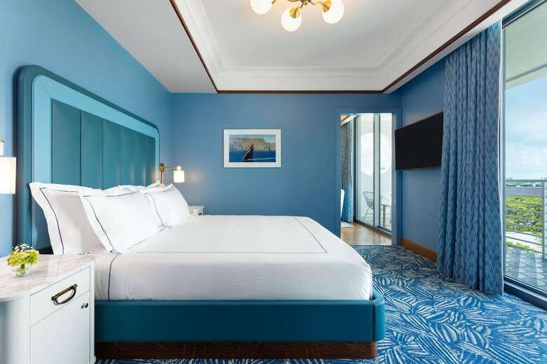 Hotel Mr. C Coconut Grove