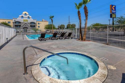 Hotel Mainstay Suites El Centro I 8