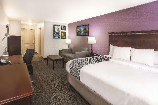 La Quinta Inn Suites By Wyndham Rome