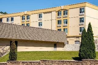 La Quinta Inn Suites White Plains Elmsford