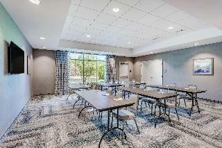 Hampton Inn Suites Kittery Me