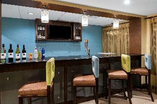 La Quinta Inn & Suites By Wyndham Lagrange / I-85