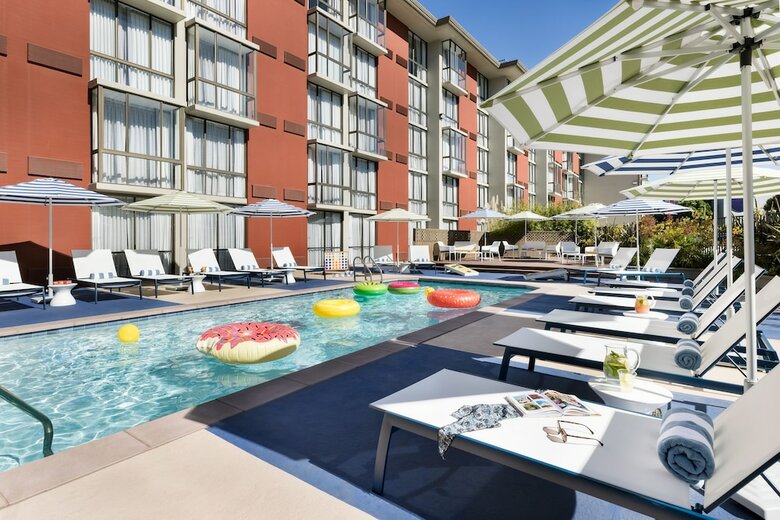 Hotel Caza