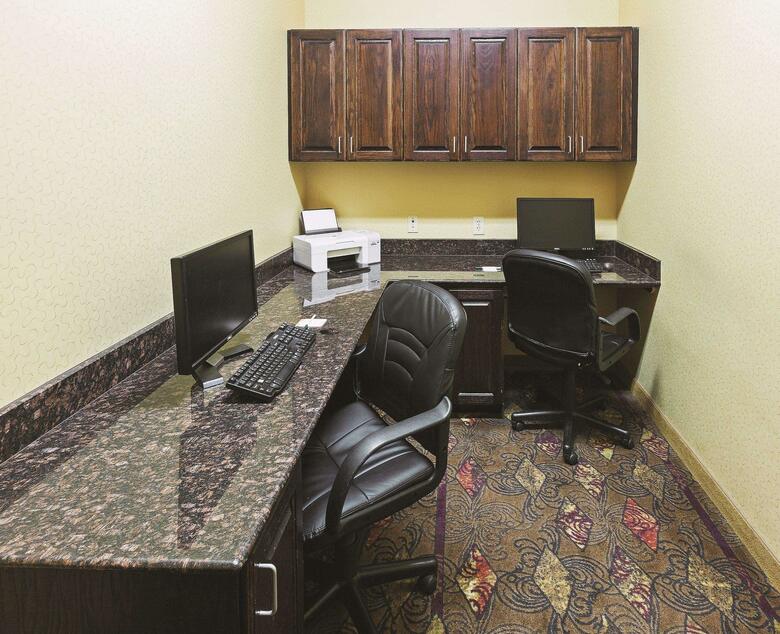 La Quinta Inn Suites Eastland