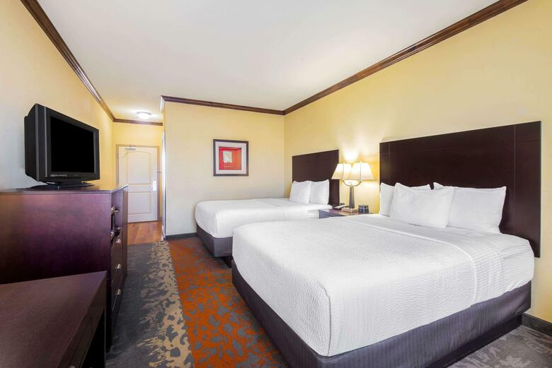 La Quinta Inn Suites Eastland