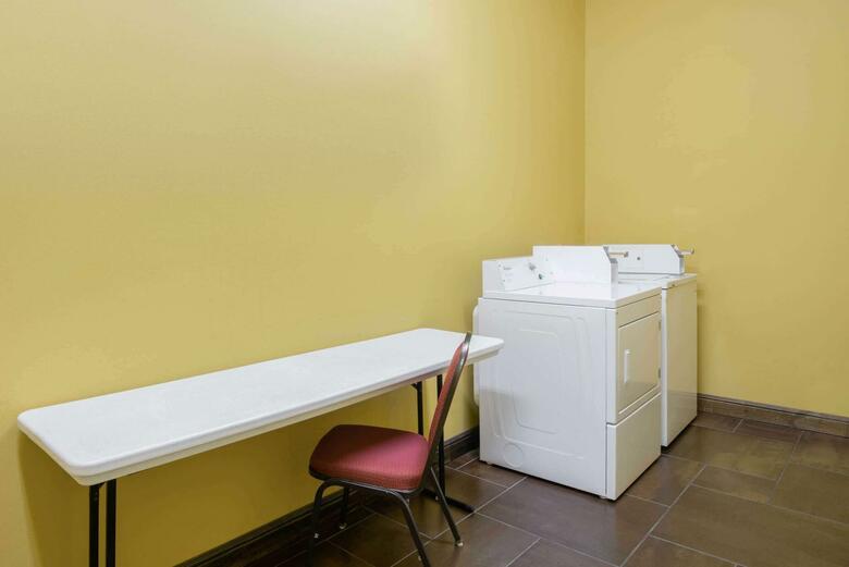 La Quinta Inn Suites Eastland