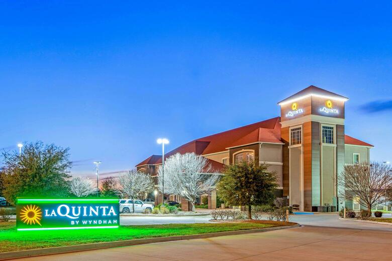 La Quinta Inn Suites Eastland