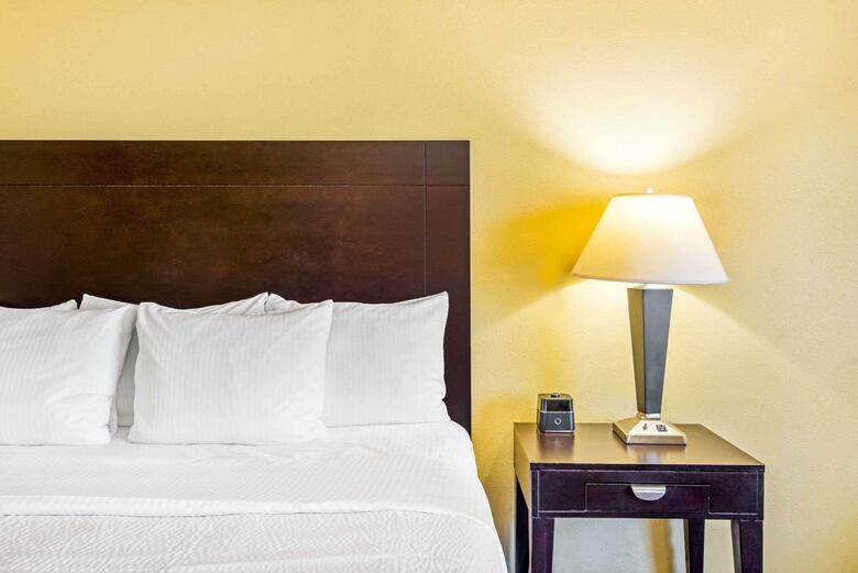 La Quinta Inn Suites Eastland