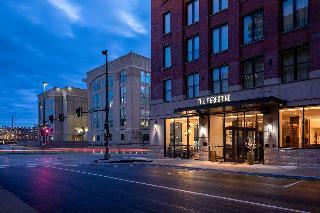 Hotel Curio Omaha