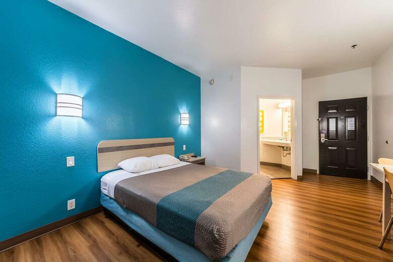 Hotel Motel 6 Pharr