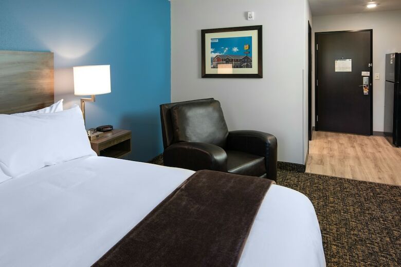 My Place Hotel- Watertown, Sd