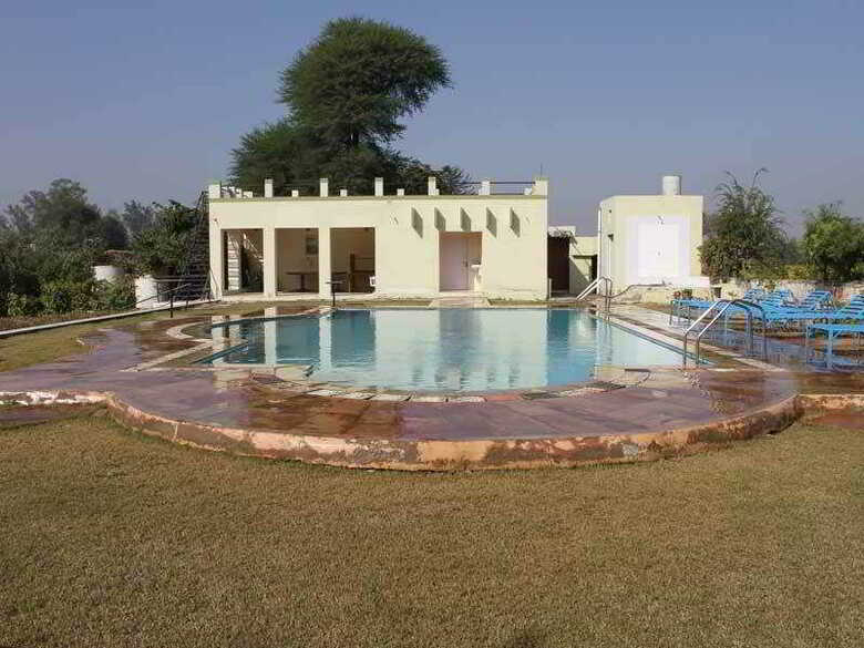 Hotel Kadamb Kunj