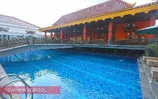 Hotel Ramada Suites By Wyndham Solo