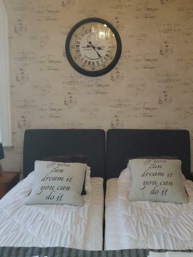 Hostel Above