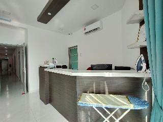 Oyo 89859 Pp Traveller's Hotel