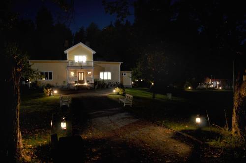 Edens Garden Bed & Breakfast