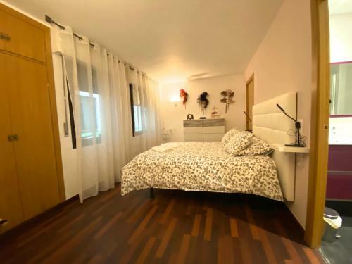 Apartamento Callaueta, Centro Comercial