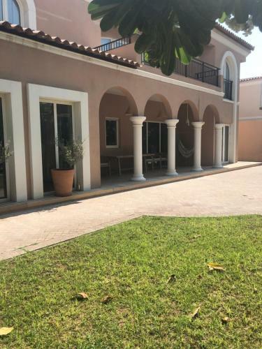 Impeccable 5 Beds Villa In Dubai