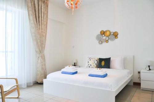 Apartamento Upgraded 2 Bd W Sea Views - Accommodates 6!