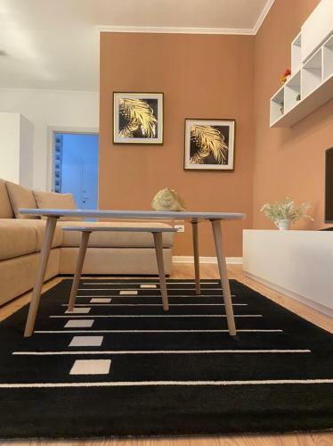 City Center& Sea View Apartment