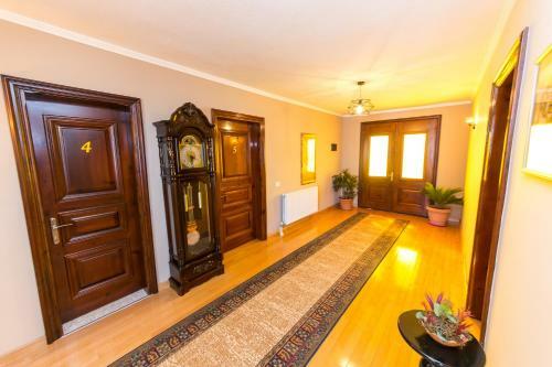 Hostal Bujtina Vila 10