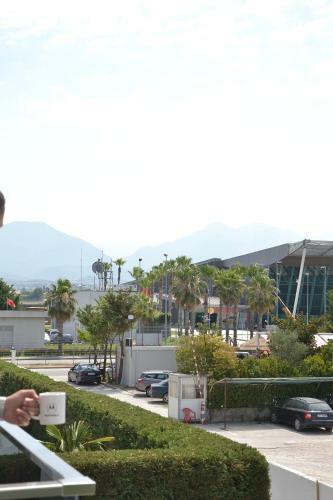 Airport Garden Hotel