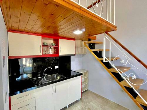 Crown Deluxe Apartments