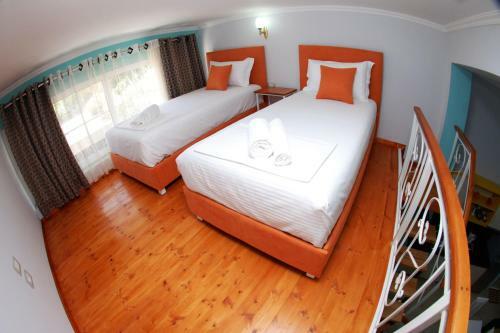 Crown Deluxe Apartments