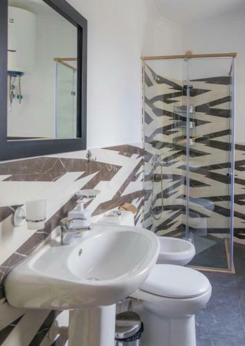 Modern Furnished Apartment With View