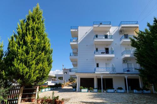 Stunning 2-bed Apartment In Sarande