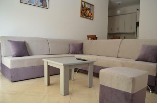 Sejdi Apartments