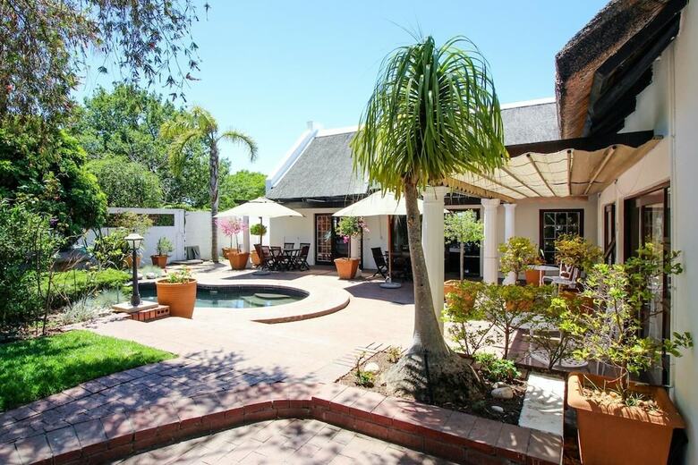 Bed & Breakfast Cape Village Lodge