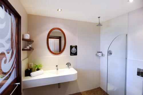 Hotel Feathers Lodge
