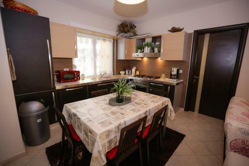 Apartamento Pine-tree Apt W/ Private Garden 50 M From The Sea