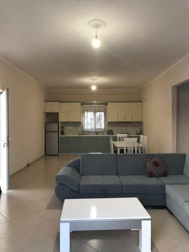 Hostal Villa Leni Oruci