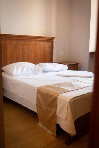 Apartments & Tours