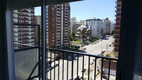 Apartamento Depto Zona Comercial Guemes A 200 Mts Del Mar