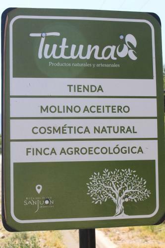 Caba�a En Olivar Centenario Agroecol�gico Tutuna